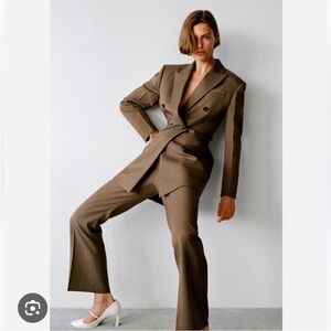 Zara WOOL BLEND PINSTRIPE
BLAZER